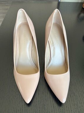 Saks Fifth Avenue neutral pumps-size 7 EUC